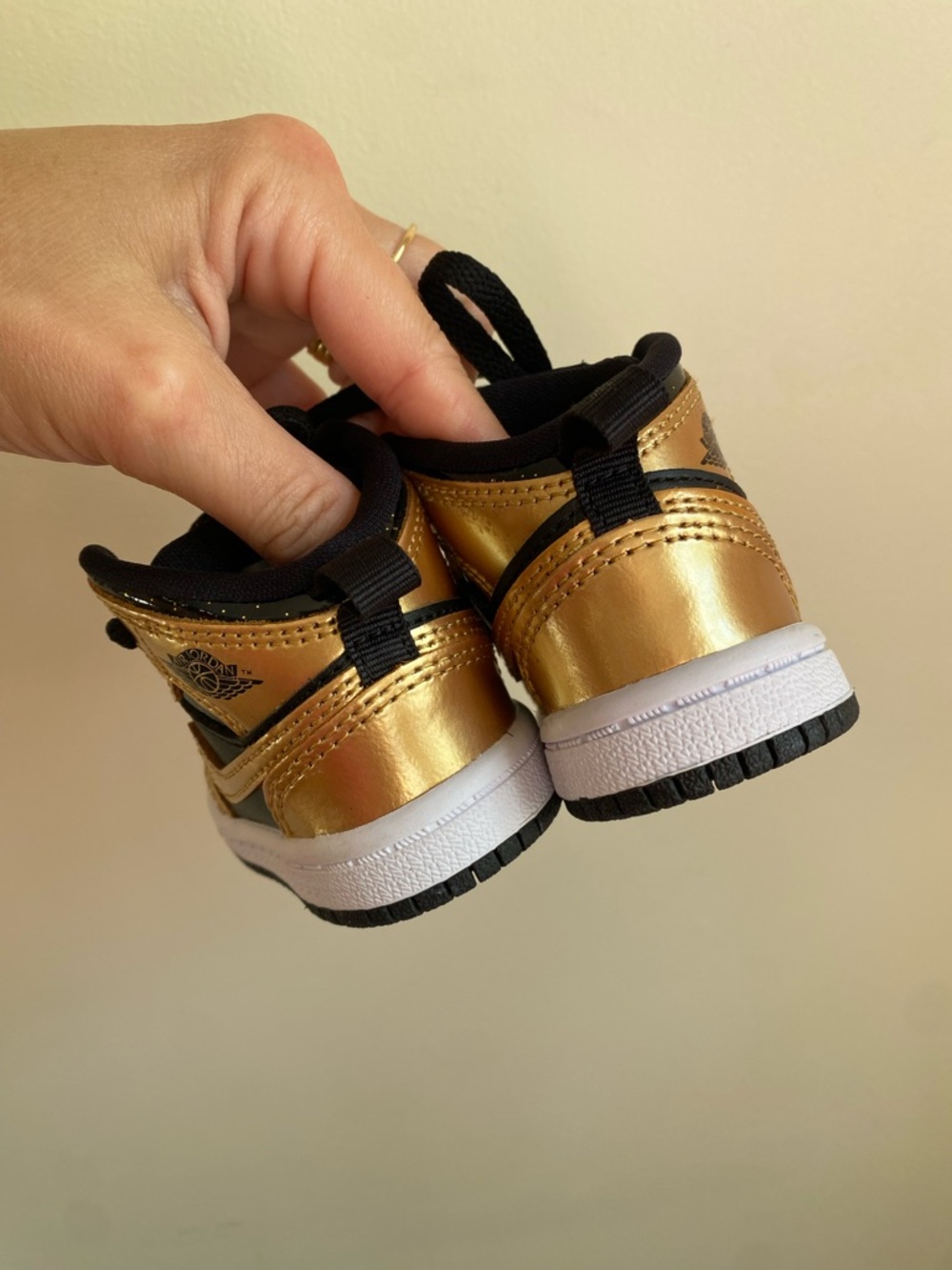 Nike Jordan Toddler 1 Mid SE Metallic Gold Black Infant size 2 NEW! - Picture 4 of 7